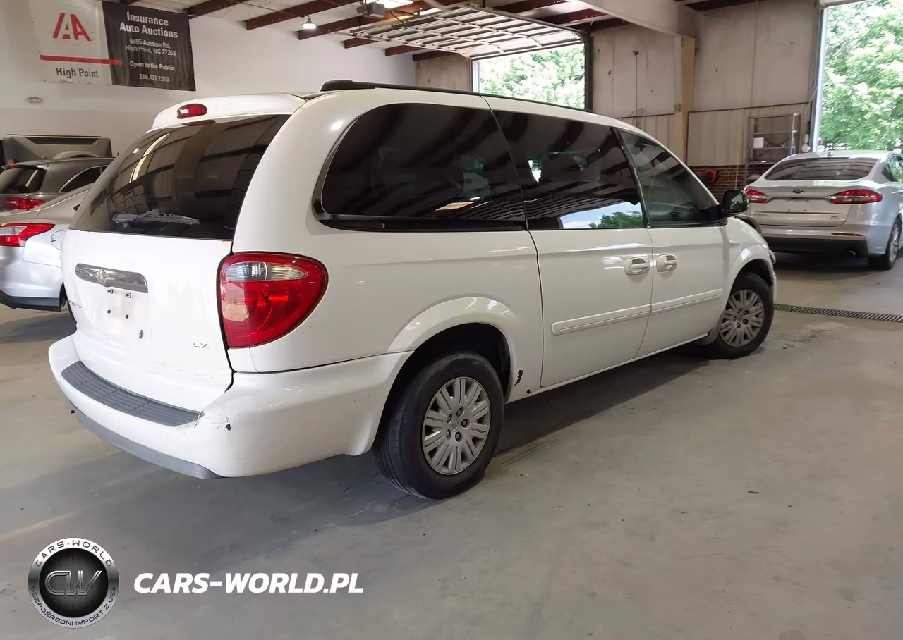 2005 Chrysler Town & Country Lx VIN:2C4GP44R55R519133 - 4