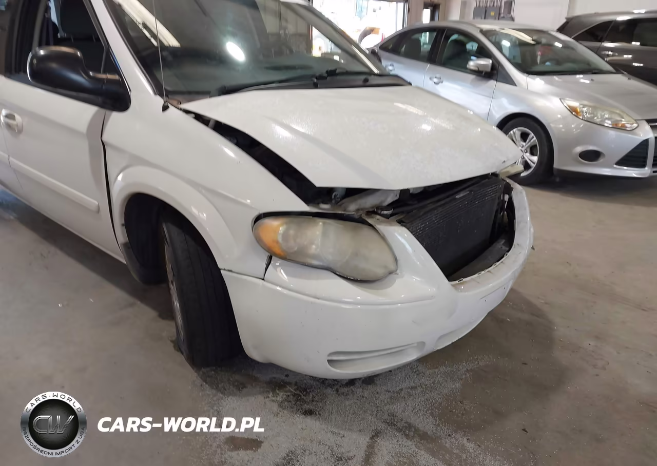 2005 Chrysler Town & Country Lx VIN:2C4GP44R55R519133 - 6