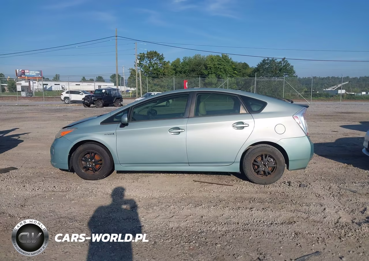 2013 Toyota Prius Four VIN:JTDKN3DU5D1667557 - 14