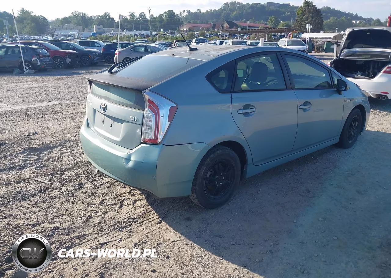 2013 Toyota Prius Four VIN:JTDKN3DU5D1667557 - 4