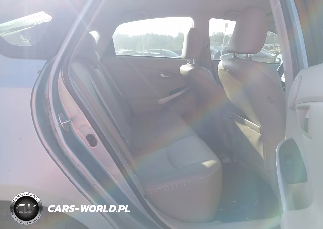 2013 Toyota Prius Four VIN:JTDKN3DU5D1667557 - 8