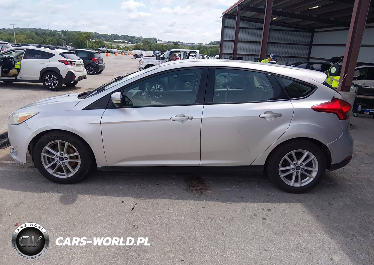 2017 Ford Focus Se VIN:1FADP3K23HL284348 - 15