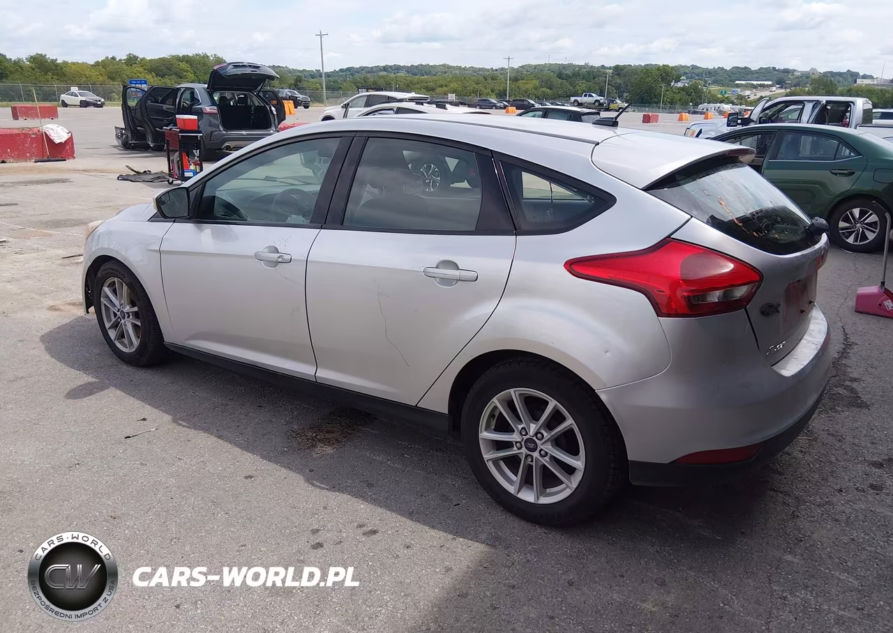 2017 Ford Focus Se VIN:1FADP3K23HL284348 - 3