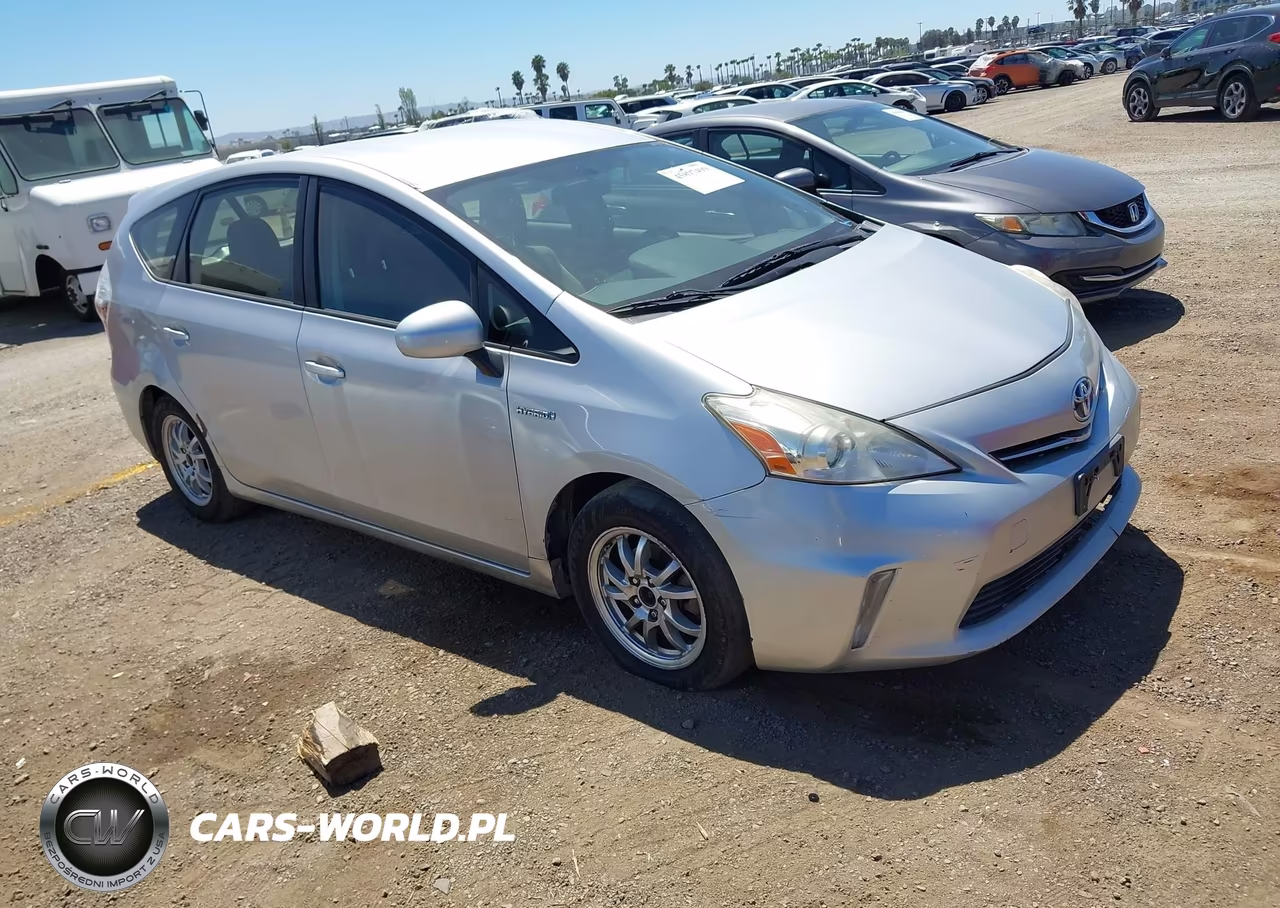 2014 Toyota Prius V Three – zdjęcie 1 z 16