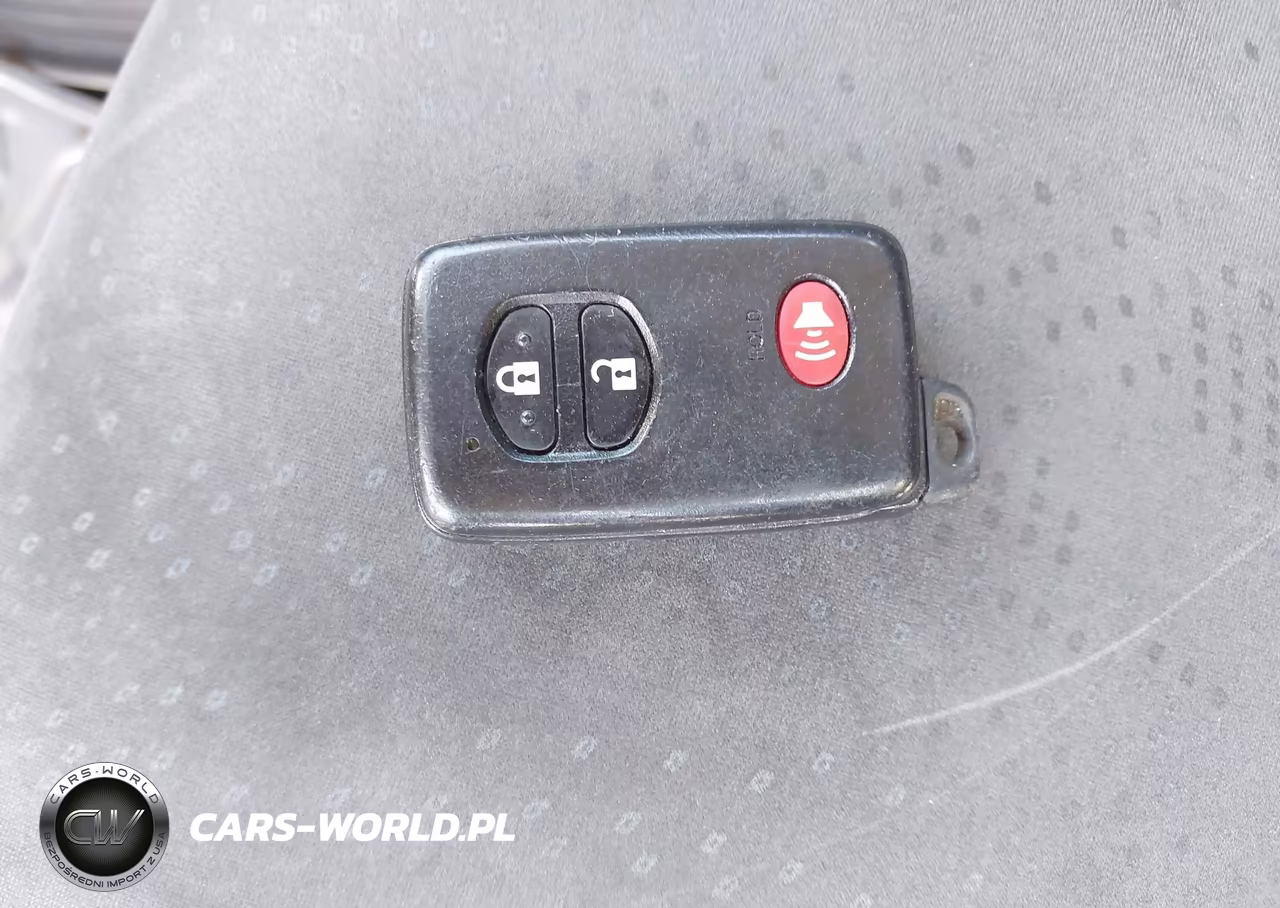 2014 Toyota Prius V Three VIN:JTDZN3EUXEJ002586 - 11