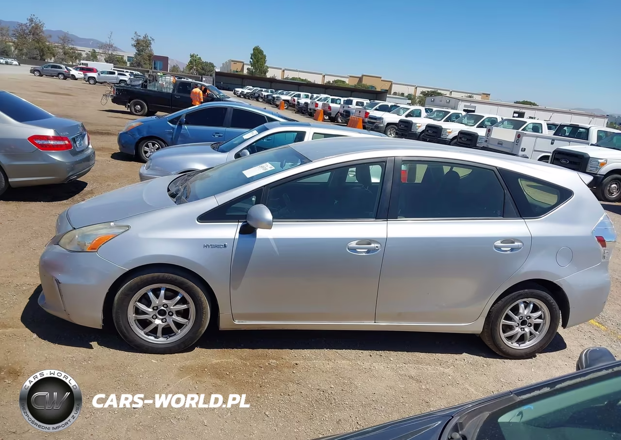 2014 Toyota Prius V Three VIN:JTDZN3EUXEJ002586 - 14