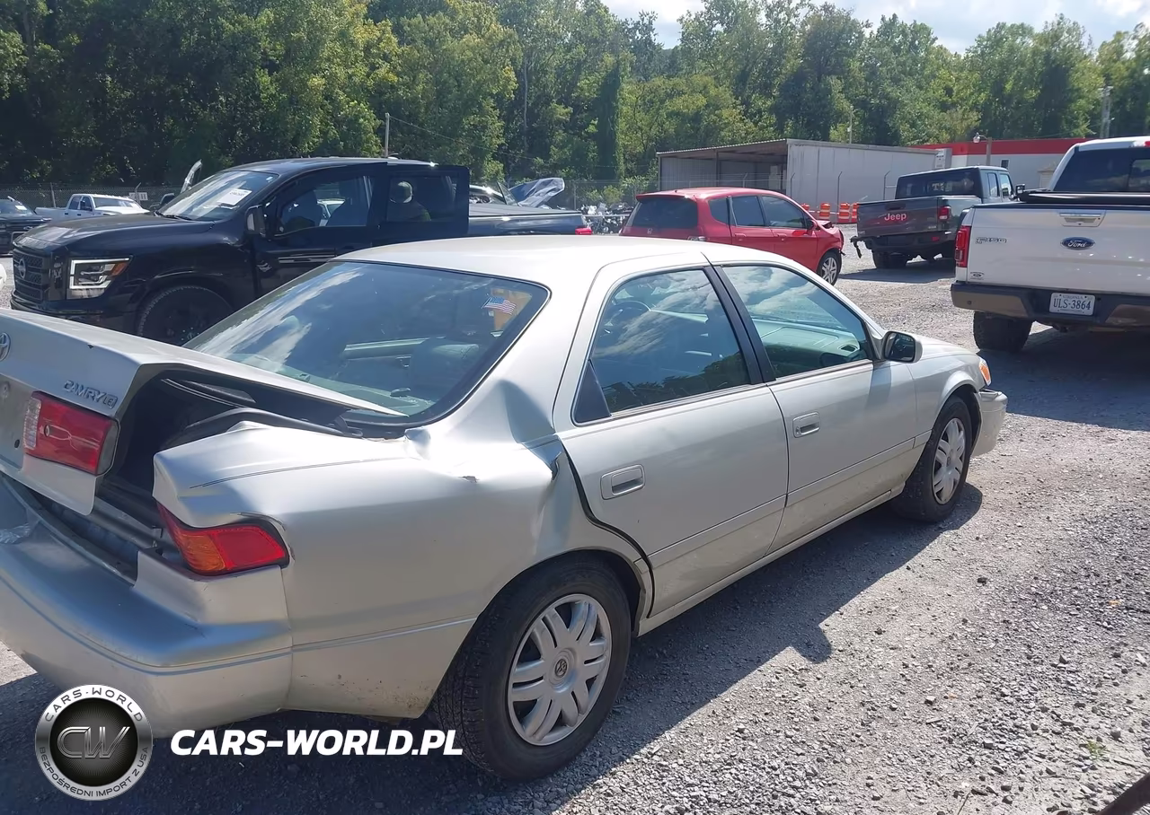 2000 Toyota Camry Le VIN:4T1BG22K1YU695782 - 4