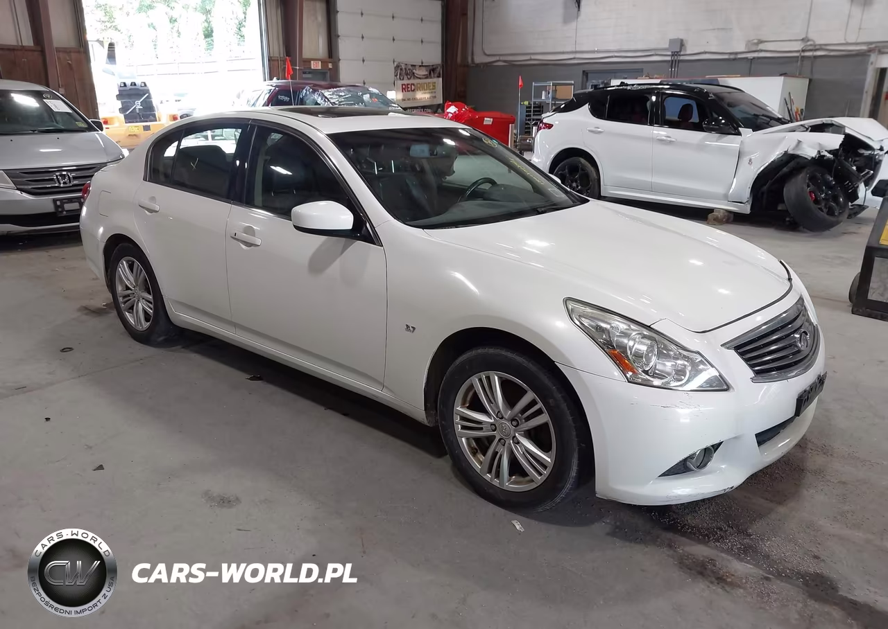 2015 Infiniti Q40
