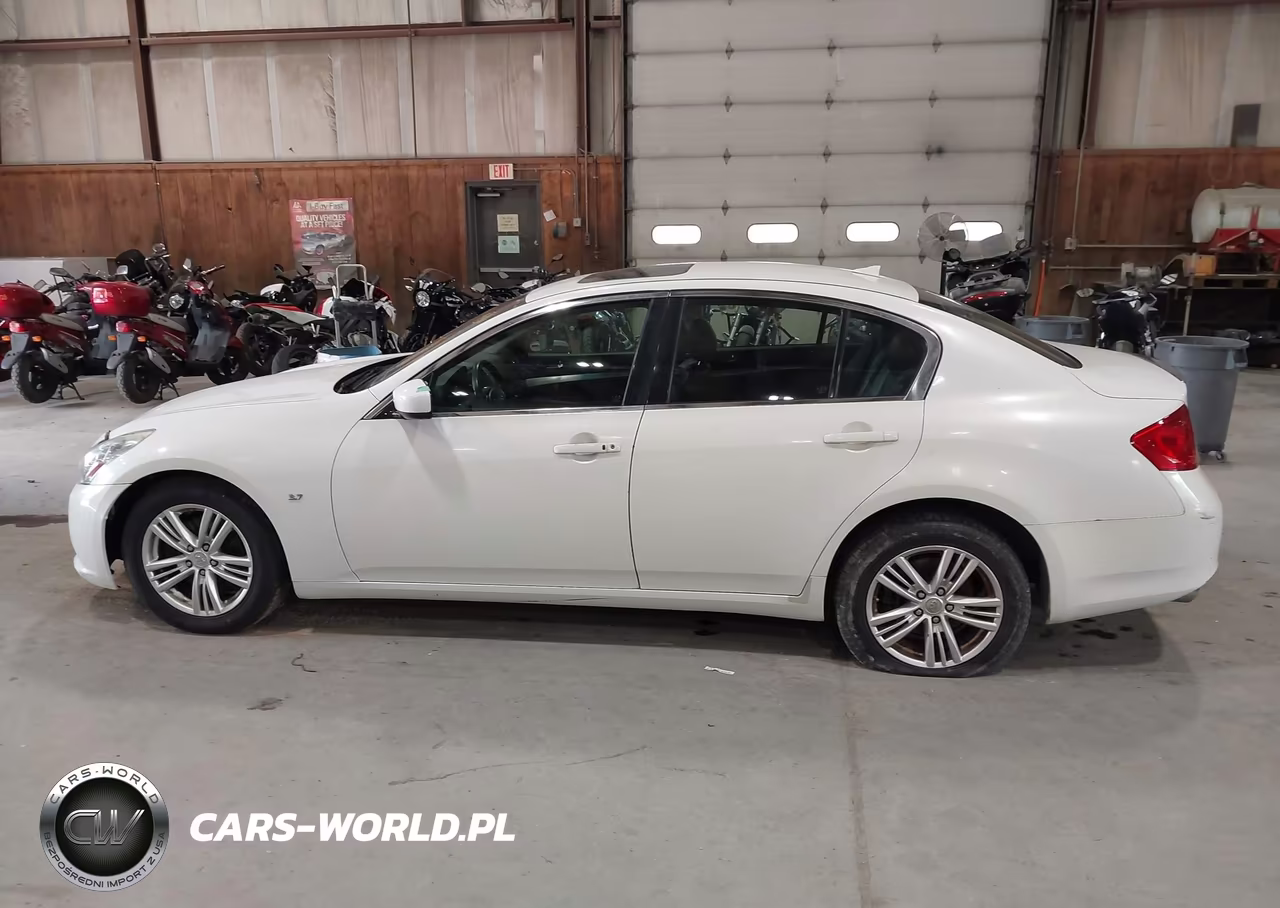 2015 Infiniti Q40 VIN:JN1CV6AR0FM522789 - 14