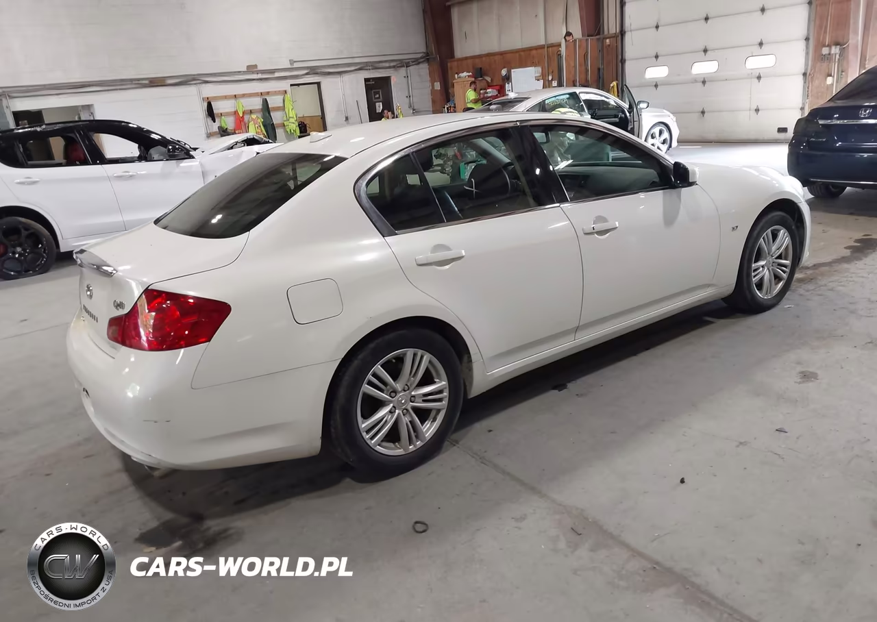 2015 Infiniti Q40 VIN:JN1CV6AR0FM522789 - 4