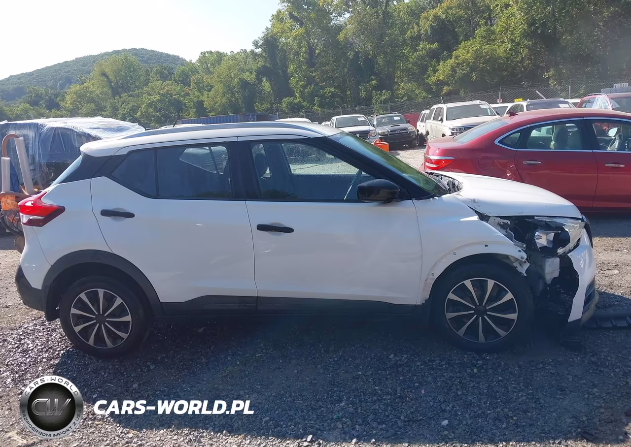 2018 Nissan Kicks S VIN:3N1CP5CU5JL542982 - 13