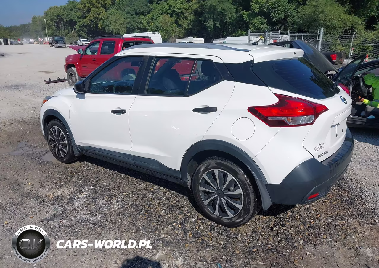 2018 Nissan Kicks S VIN:3N1CP5CU5JL542982 - 3