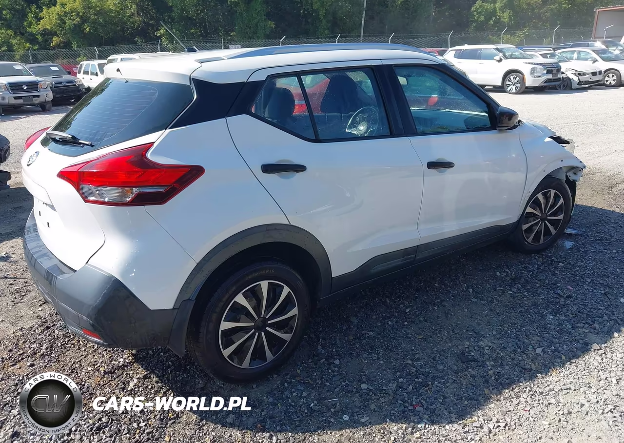 2018 Nissan Kicks S VIN:3N1CP5CU5JL542982 - 4