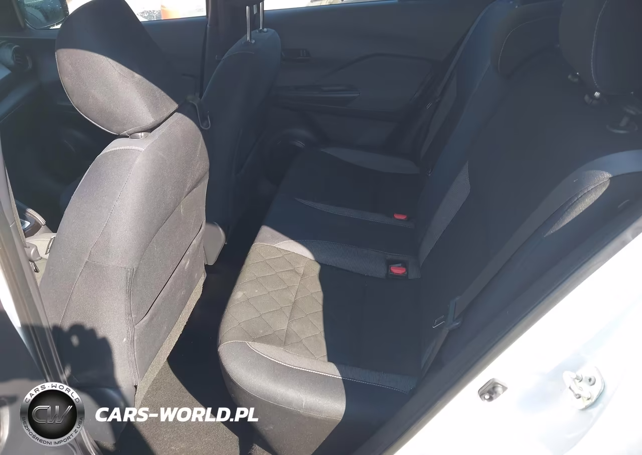 2018 Nissan Kicks S VIN:3N1CP5CU5JL542982 - 8