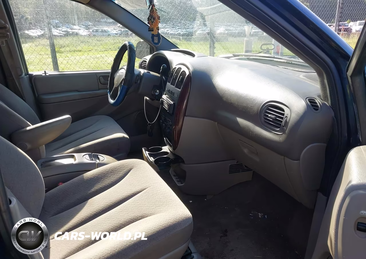2003 Chrysler Town & Country Ex VIN:2C8GP74L63R114813 - 5
