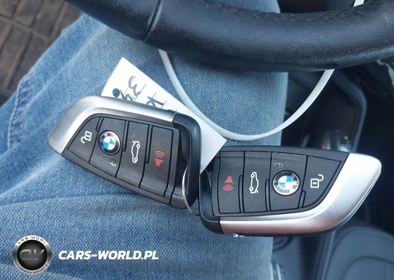 2018 BMW X1 xDrive28I VIN:WBXHT3C33J5K25263 - 11