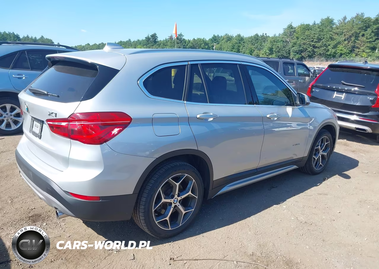 2018 BMW X1 xDrive28I VIN:WBXHT3C33J5K25263 - 4