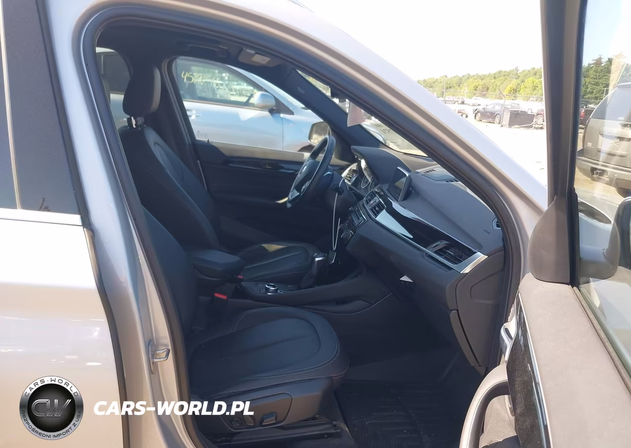 2018 BMW X1 xDrive28I VIN:WBXHT3C33J5K25263 - 5