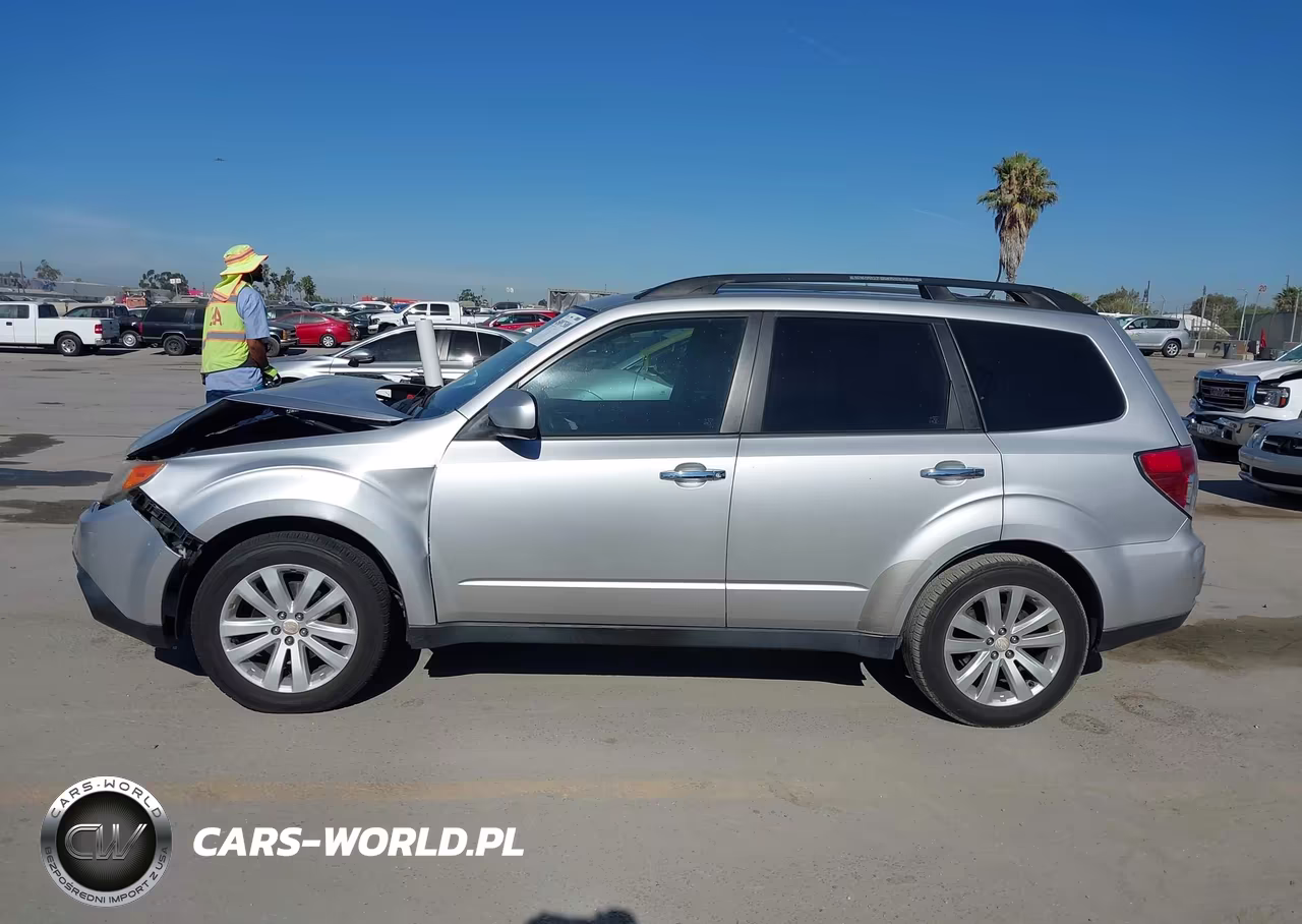 2011 Subaru Forester 2.5X Premium VIN:JF2SHADC9BH712766 - 14