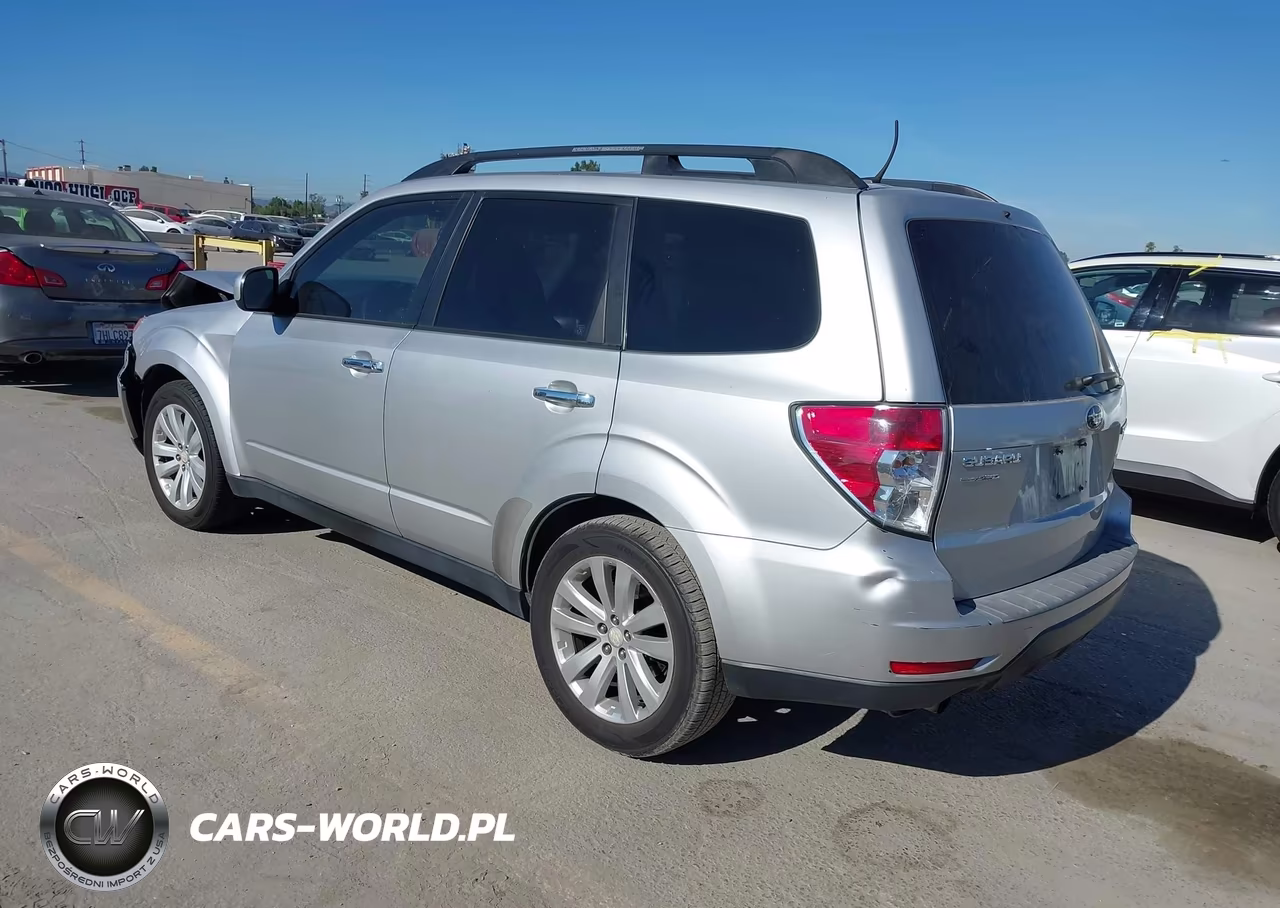 2011 Subaru Forester 2.5X Premium VIN:JF2SHADC9BH712766 - 3
