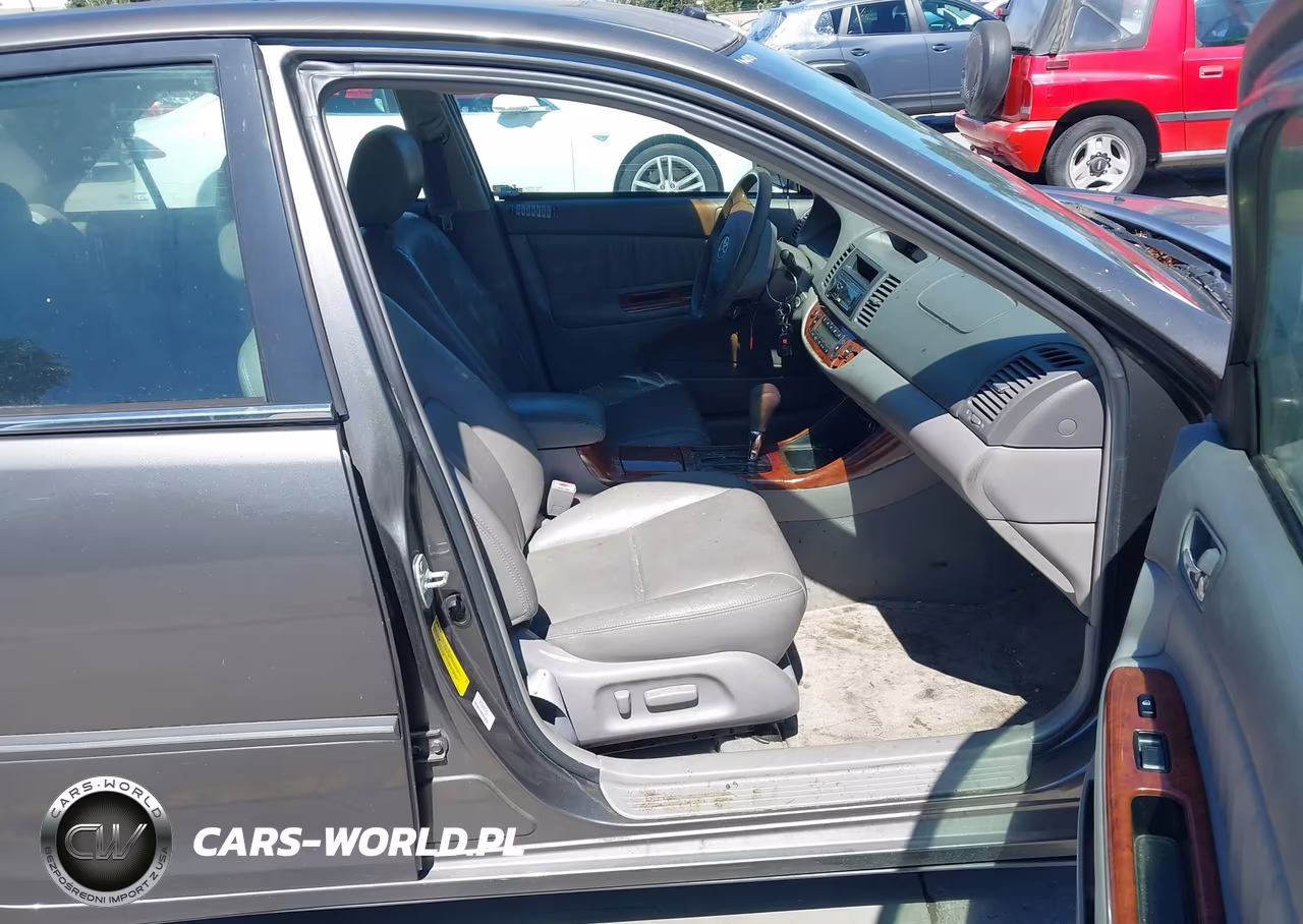2003 Toyota Camry Xle VIN:4T1BE30K53U746675 - 5