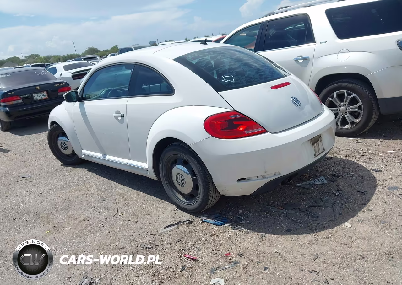 2013 Volkswagen Beetle 2.5L VIN:3VWJX7AT0DM678121 - 3