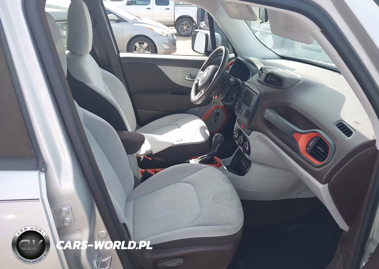 2015 Jeep Renegade Latitude VIN:ZACCJABT7FPB87084 - 5
