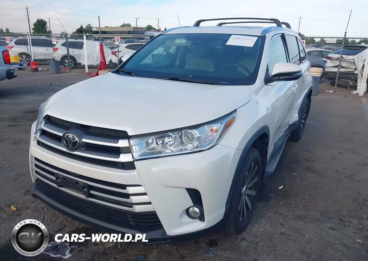 2019 Toyota Highlander Xle VIN:5TDJZRFH7KS608657 - 2
