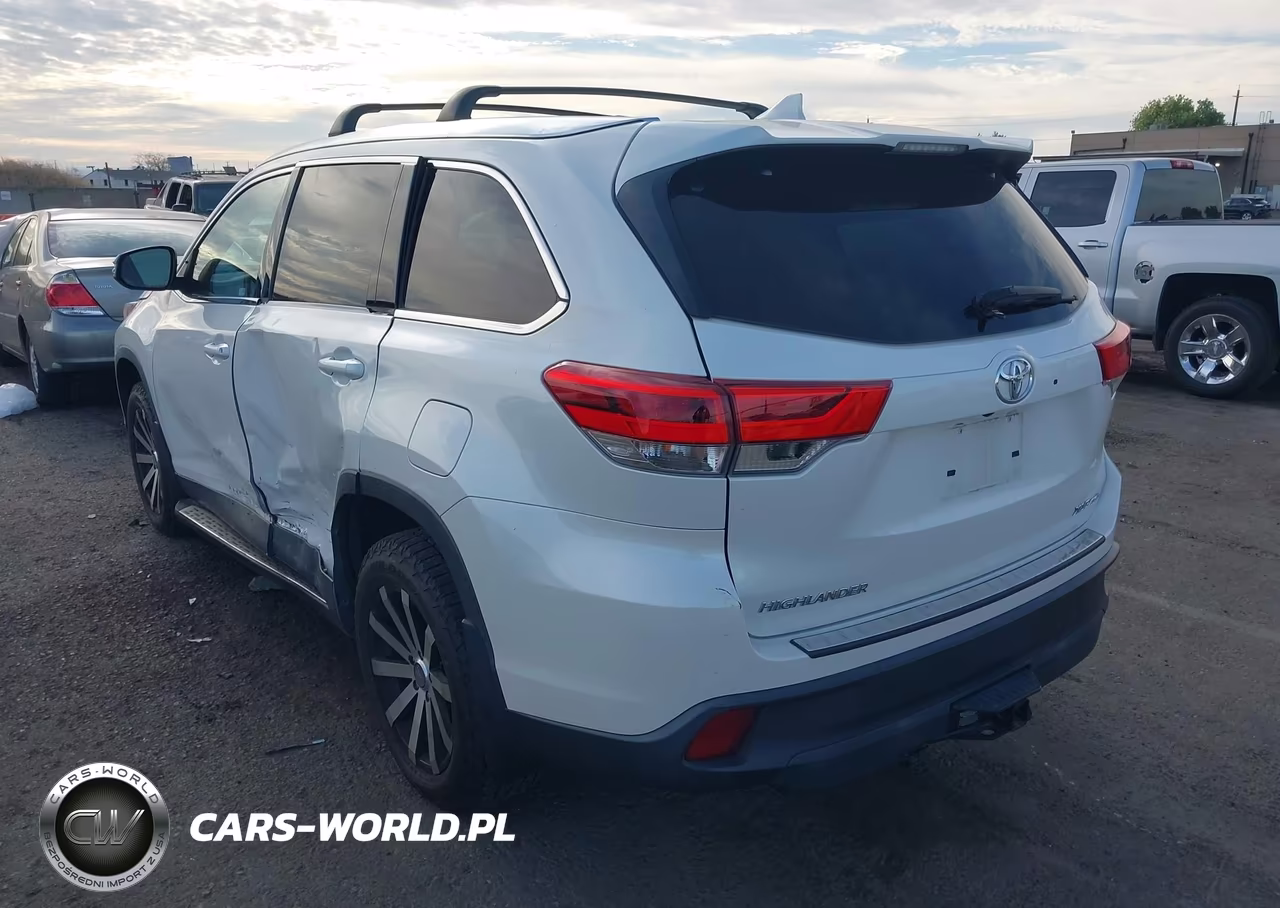 2019 Toyota Highlander Xle VIN:5TDJZRFH7KS608657 - 3