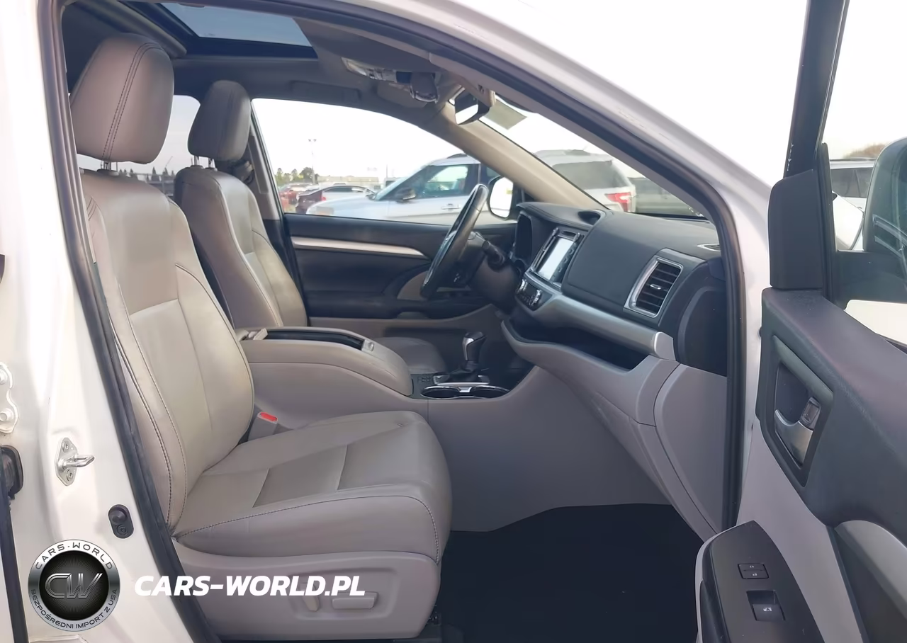 2019 Toyota Highlander Xle VIN:5TDJZRFH7KS608657 - 5