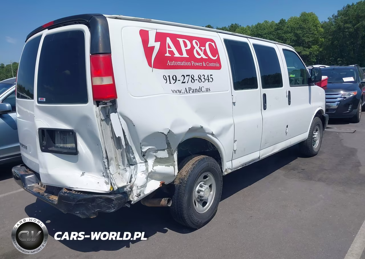 2007 Chevrolet Express Cargo Van Work Van VIN:1GCHG35U571106931 - 4