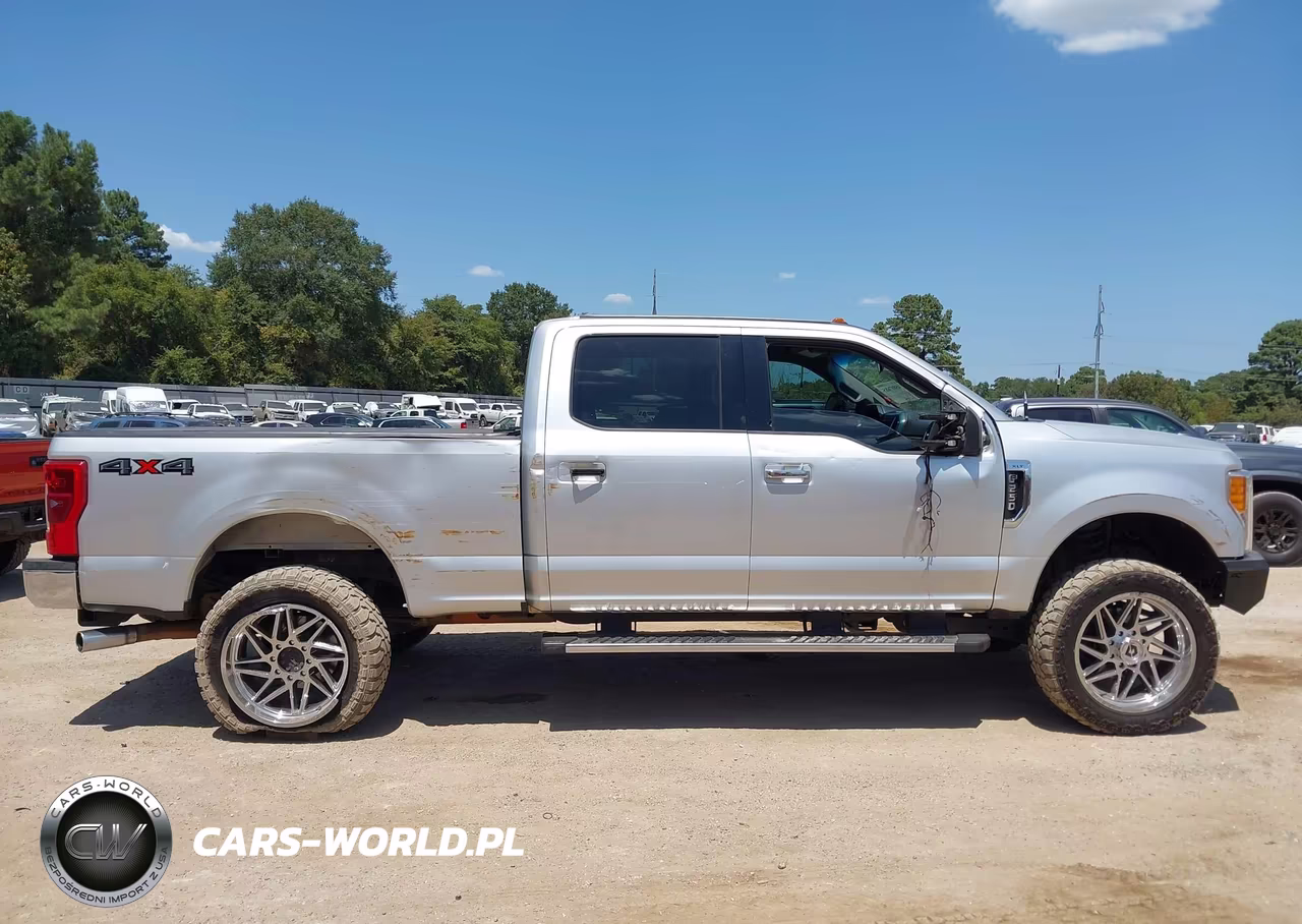 2017 Ford F-250 Xlt VIN:1FT7W2B69HEF42920 - 13