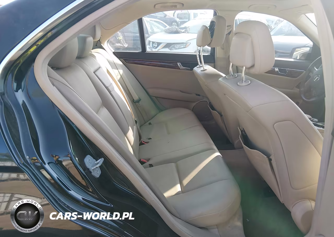 2010 Mercedes-Benz C 300 Sport VIN:WDDGF5EB6AR108713 - 8