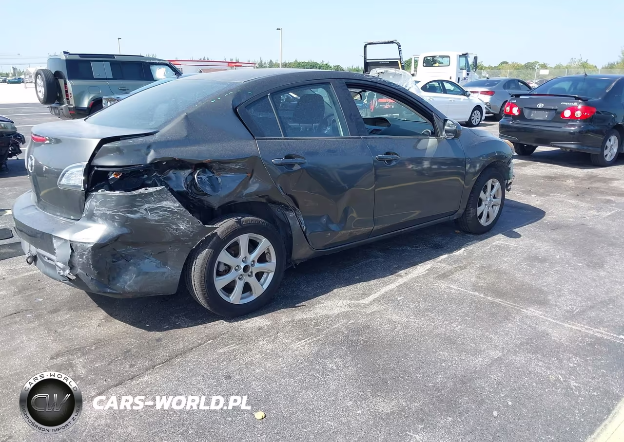 2011 Mazda Mazda3 I Touring VIN:JM1BL1VF8B1362125 - 4