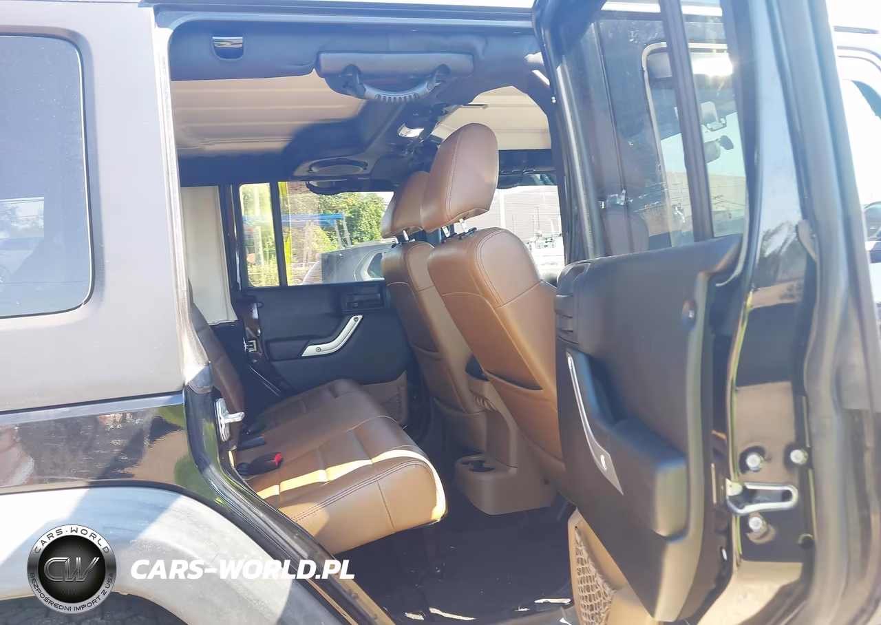 2012 Jeep Wrangler Unlimited Rubicon VIN:1C4BJWFGXCL125331 - 8