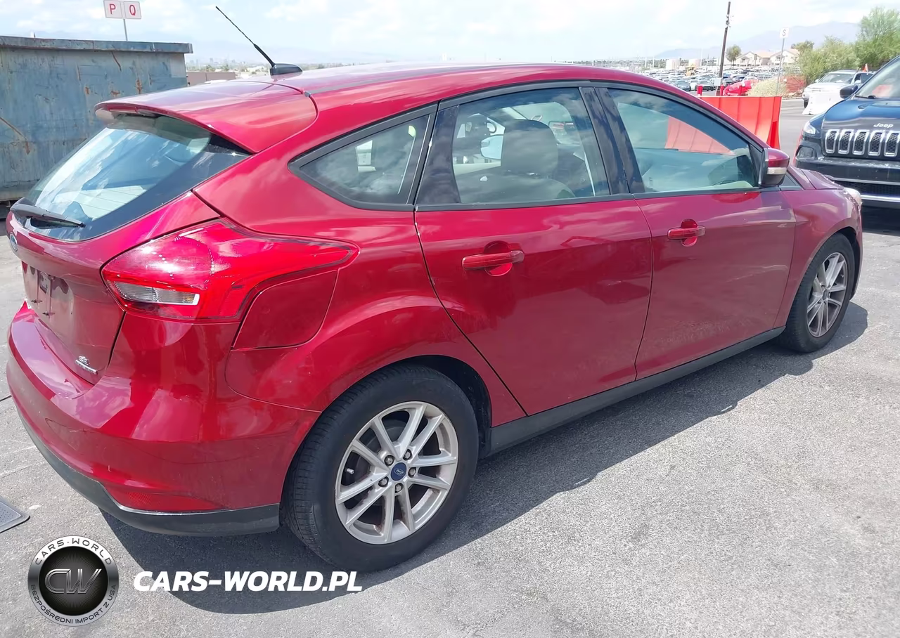 FORD FOCUS SE VIN:1FADP3K29FL378196 - 4