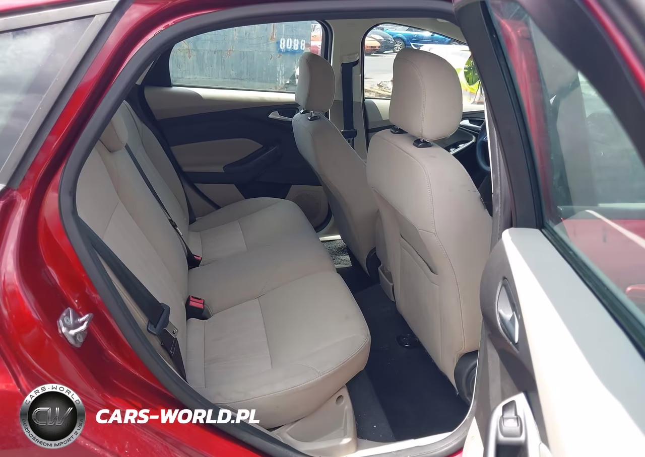 FORD FOCUS SE VIN:1FADP3K29FL378196 - 8
