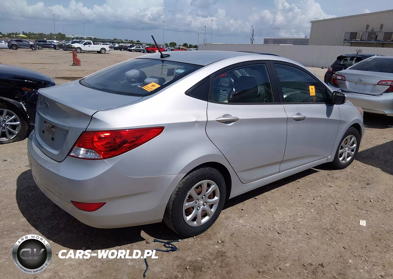 2014 Hyundai Accent Gls VIN:KMHCT4AE5EU749989 - 4