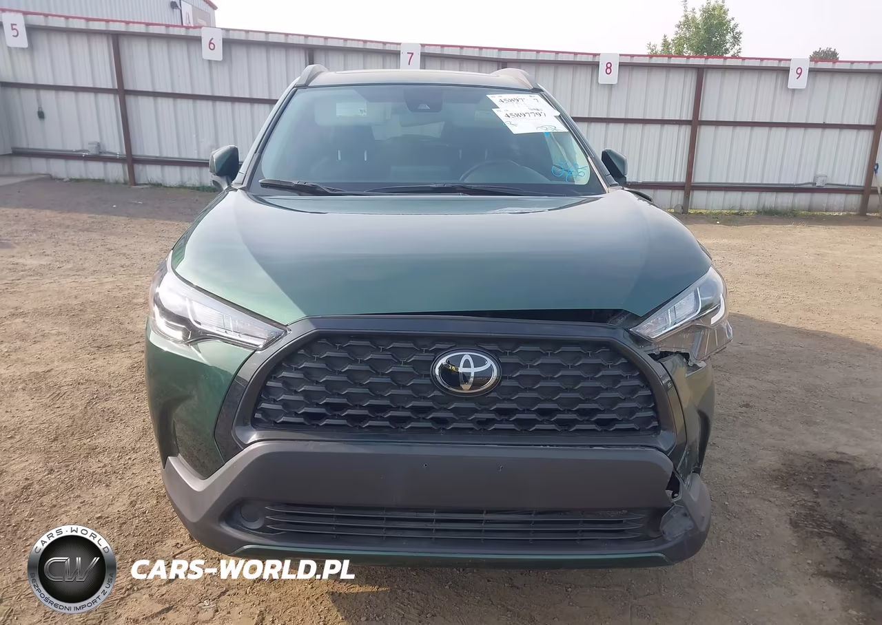 2022 Toyota Corolla Cross Le VIN:7MUBAABG2NV003157 - 13