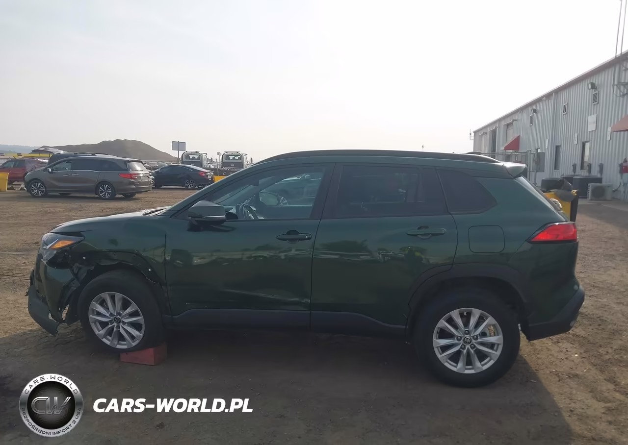 2022 Toyota Corolla Cross Le VIN:7MUBAABG2NV003157 - 15