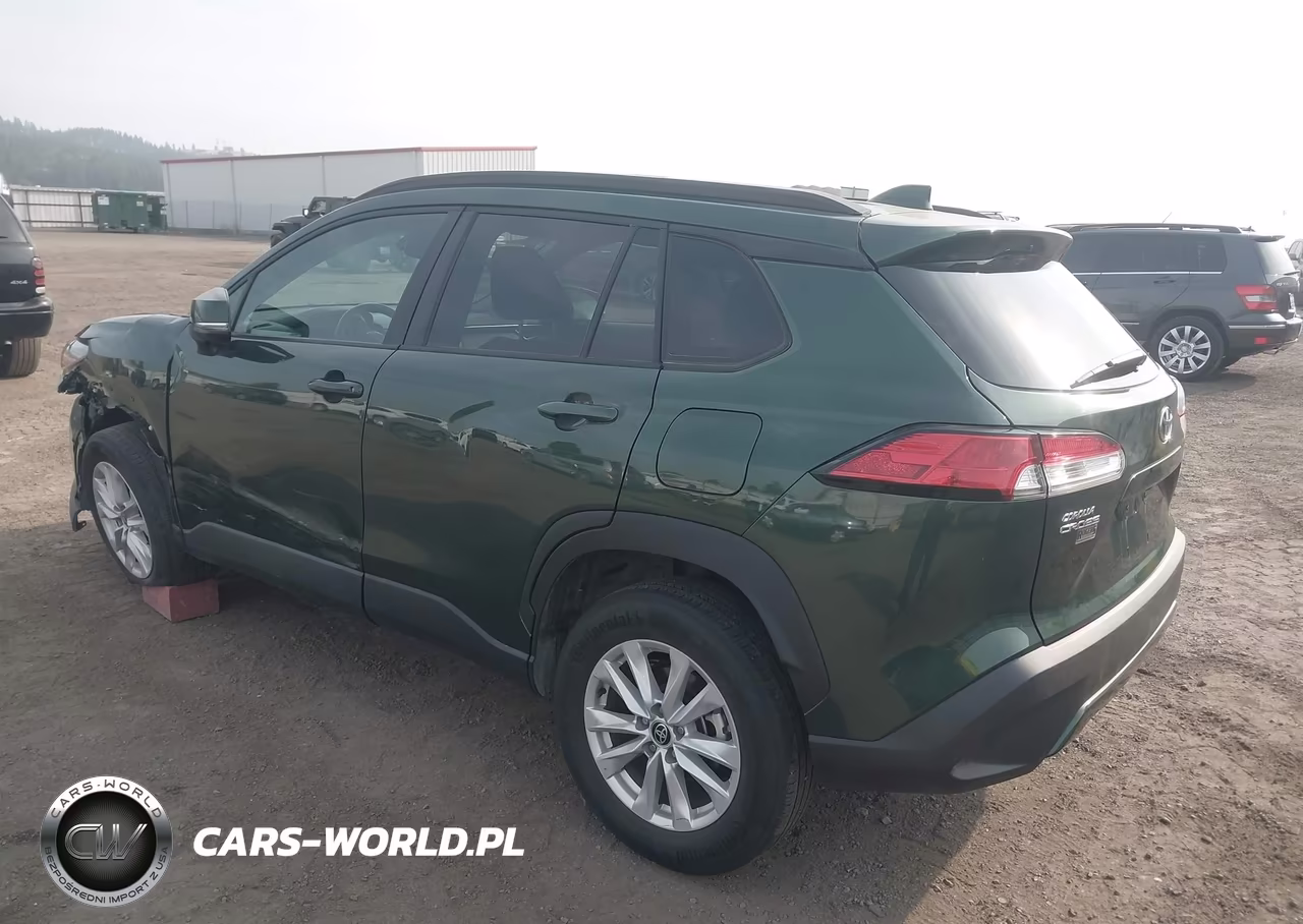 2022 Toyota Corolla Cross Le VIN:7MUBAABG2NV003157 - 3