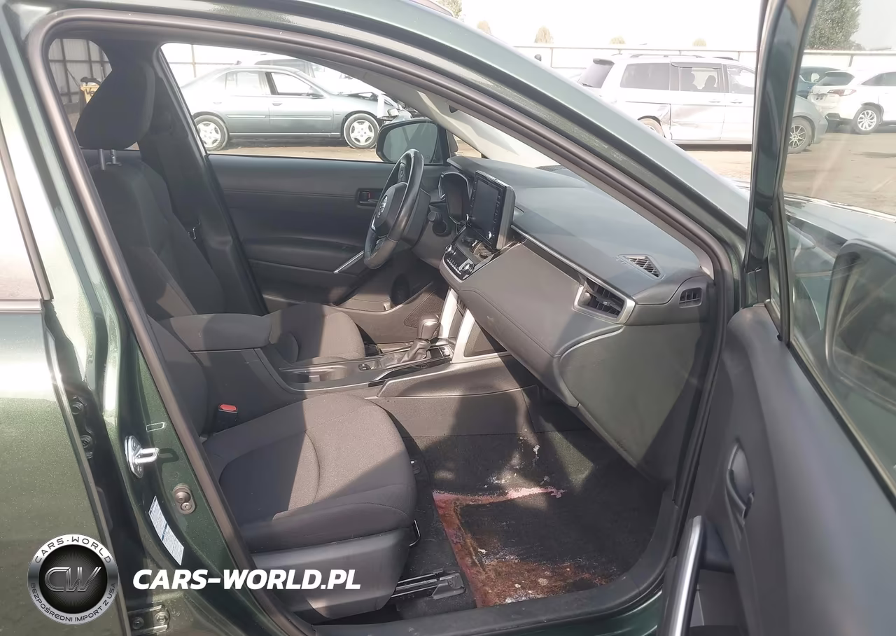 2022 Toyota Corolla Cross Le VIN:7MUBAABG2NV003157 - 5