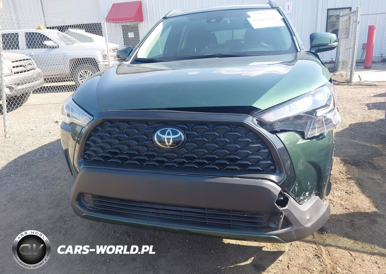 2022 Toyota Corolla Cross Le VIN:7MUBAABG2NV003157 - 6