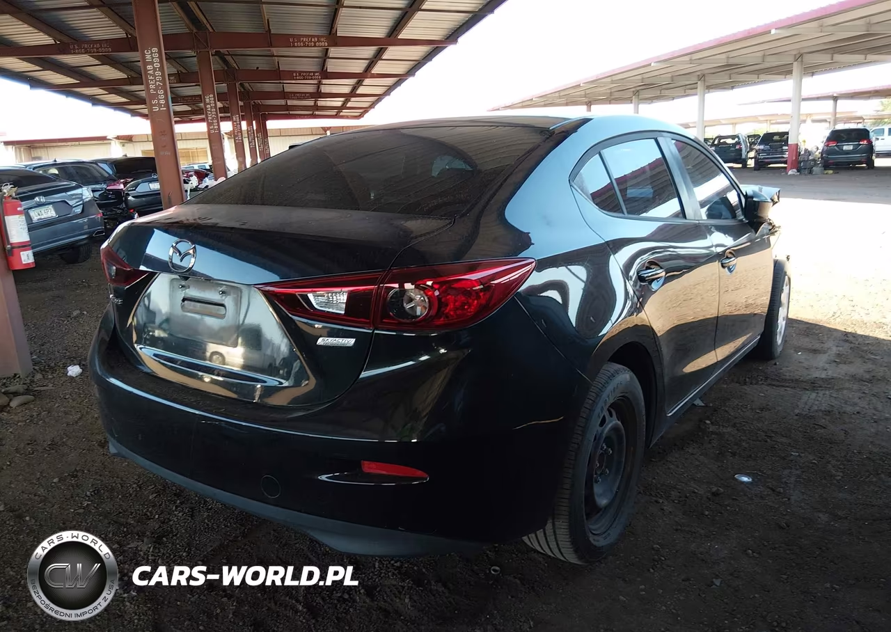 2018 Mazda Mazda3 Sport VIN:3MZBN1U72JM167446 - 4