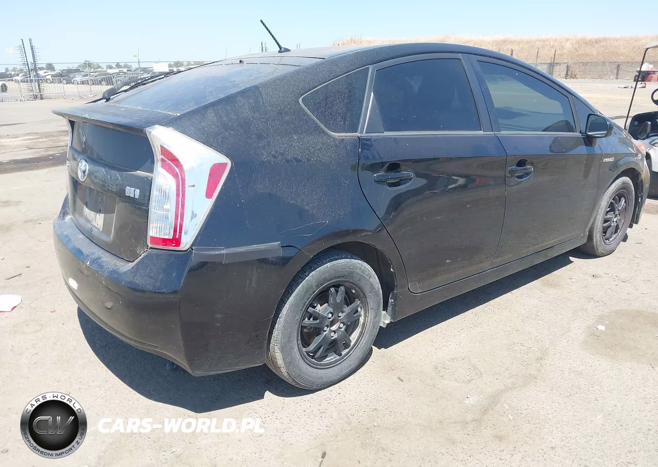 2013 Toyota Prius Two VIN:JTDKN3DU2D5633391 - 4