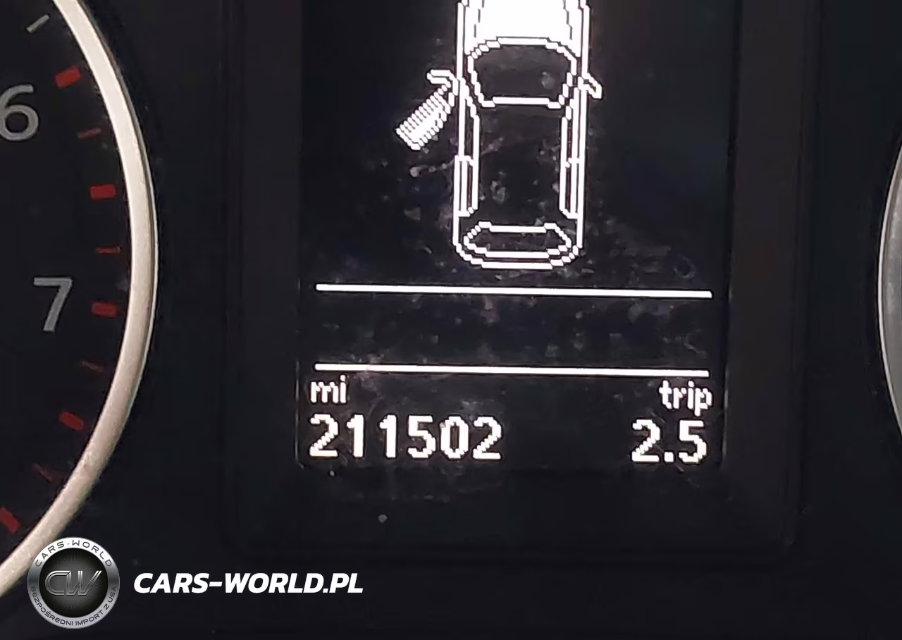 2015 Volkswagen Tiguan S VIN:WVGBV7AX2FW575121 - 15