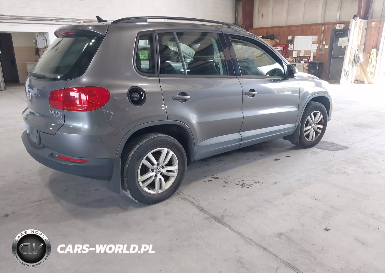 2015 Volkswagen Tiguan S VIN:WVGBV7AX2FW575121 - 4