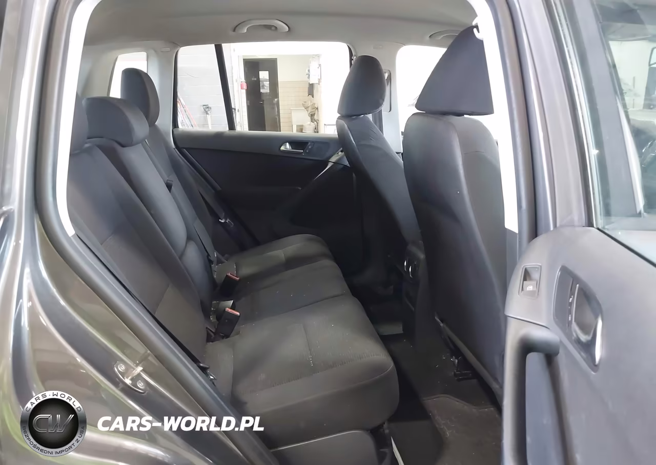 2015 Volkswagen Tiguan S VIN:WVGBV7AX2FW575121 - 8
