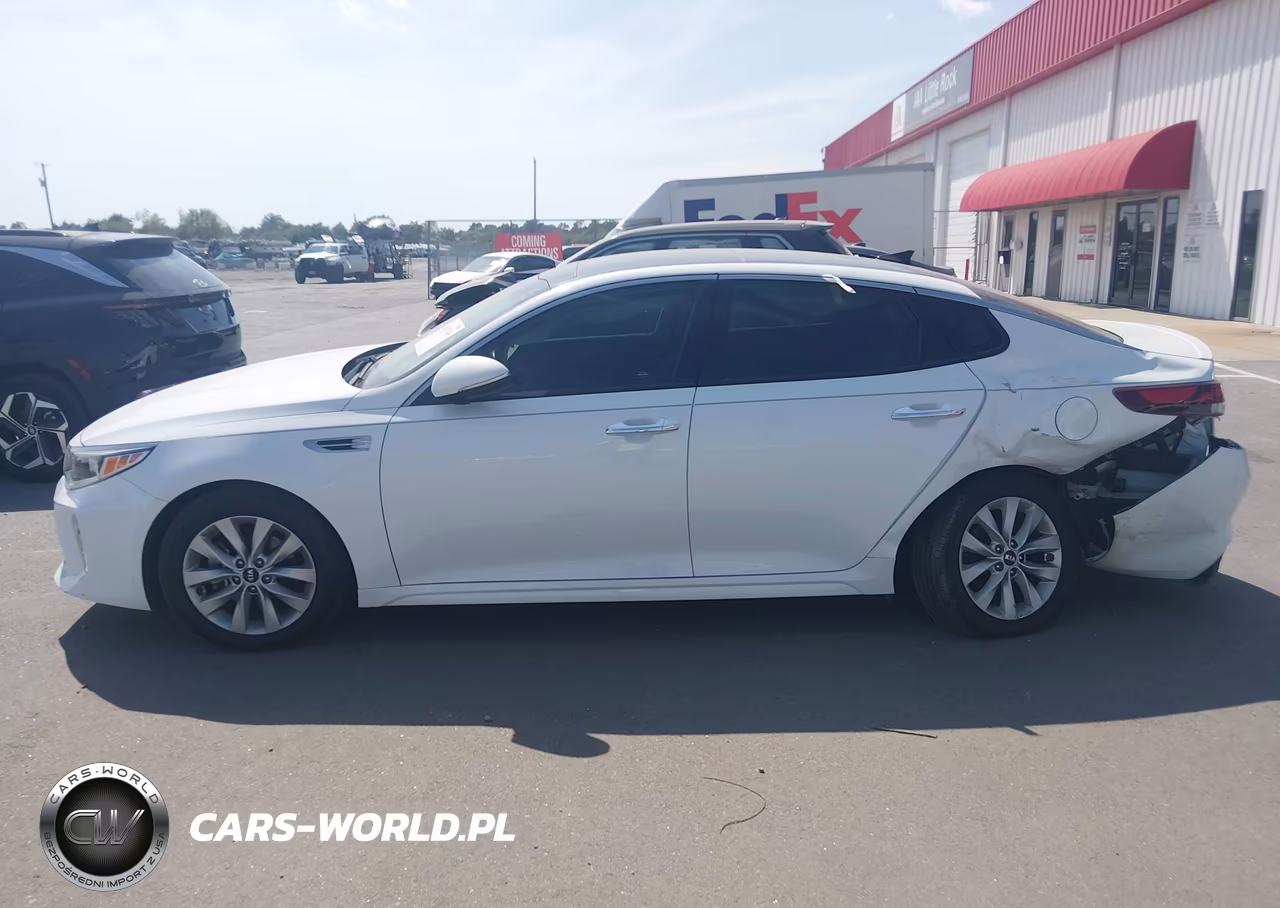 2018 Kia Optima S VIN:5XXGT4L37JG240696 - 14