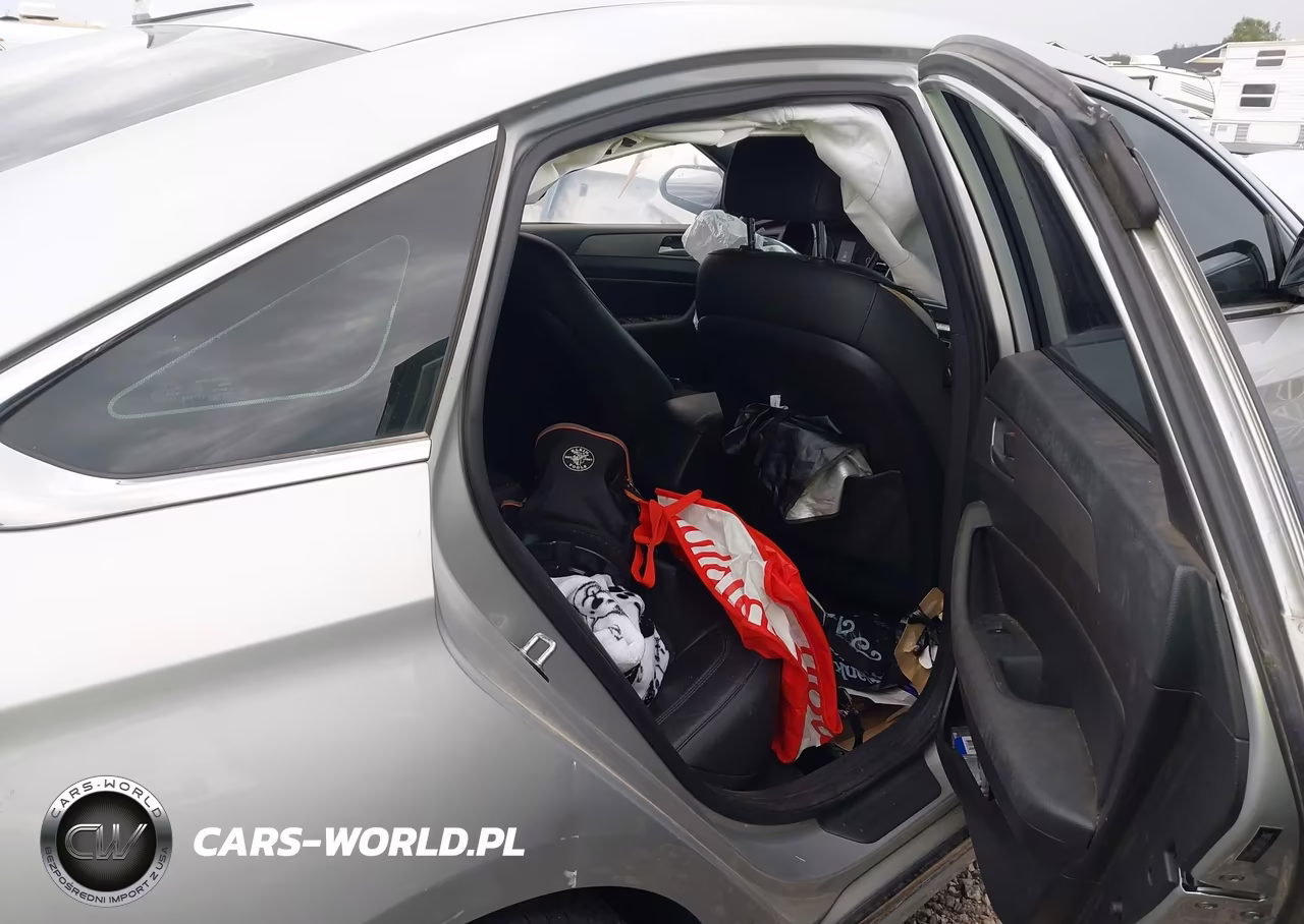 2018 Hyundai Sonata Sport VIN:5NPE34AF4JH639302 - 8